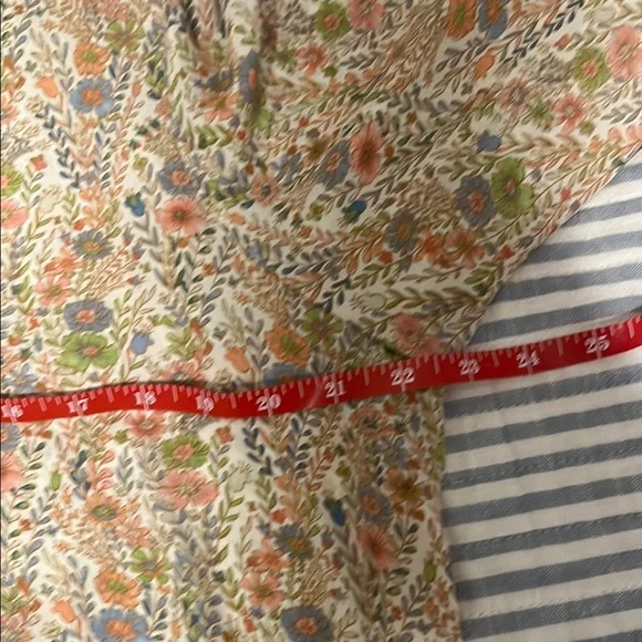 Rose & Olive Floral Patterned Top - Picture 5 of 8